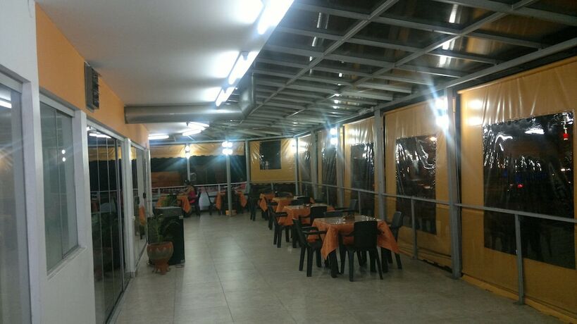 Imagen del bar/restaurante del Hotel Plaza Center. Foto 15