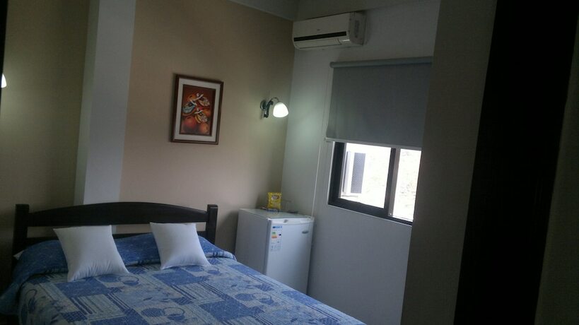 Imagen de la habitación del Hotel Plaza Center. Foto 18
