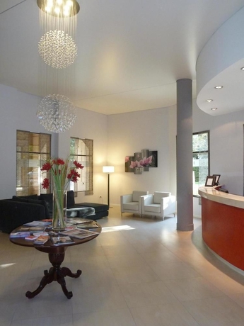 Imagen de los interiores del Hotel Plaza Central Canning. Foto 13