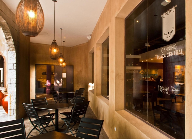 Imagen del bar/restaurante del Hotel Plaza Central Canning. Foto 5