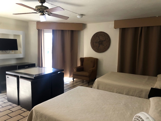 Imagen de la habitación del Hotel Plaza Centro. Foto 11