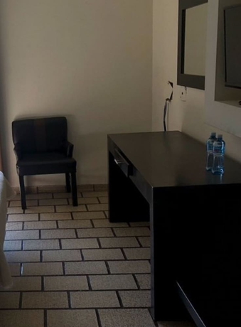 Imagen de la habitación del Hotel Plaza Centro. Foto 13