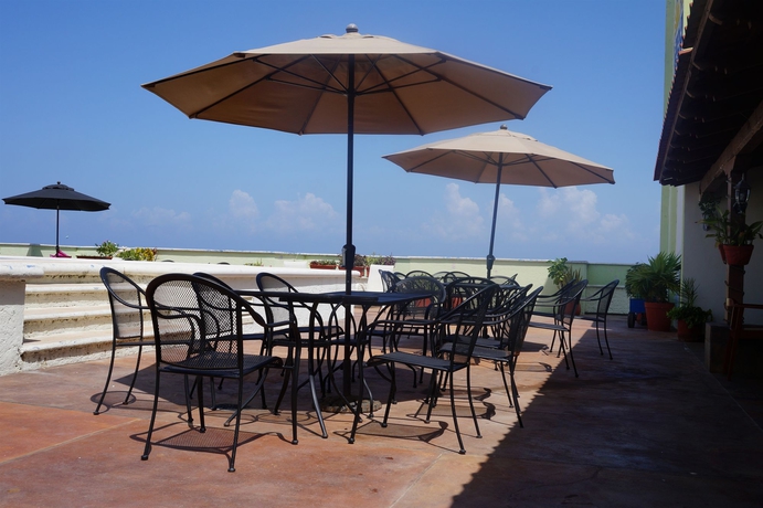 Imagen del bar/restaurante del Hotel Plaza Cozumel. Foto 2