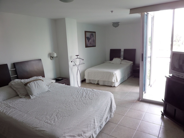 Imagen de la habitación del Hotel Plaza De Las Americas. Foto 2