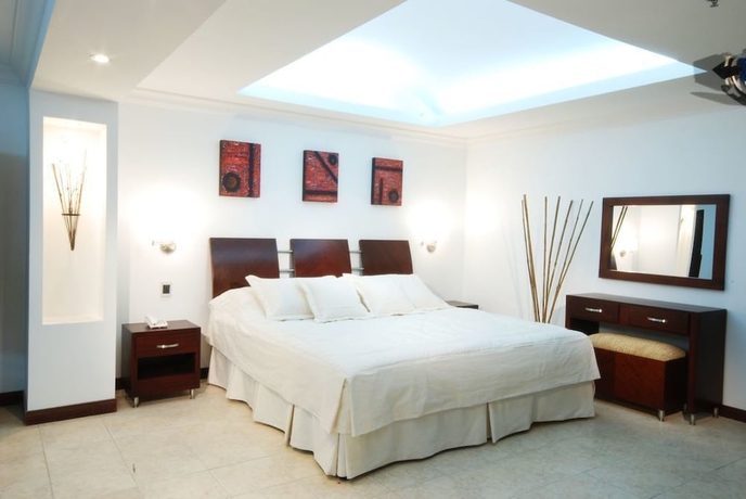 Imagen de la habitación del Hotel Plaza De Las Americas. Foto 9