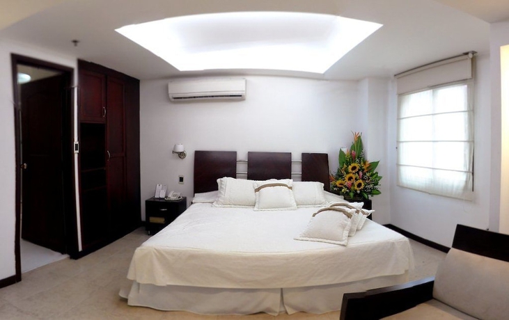 Imagen de la habitación del Hotel Plaza De Las Americas. Foto 17