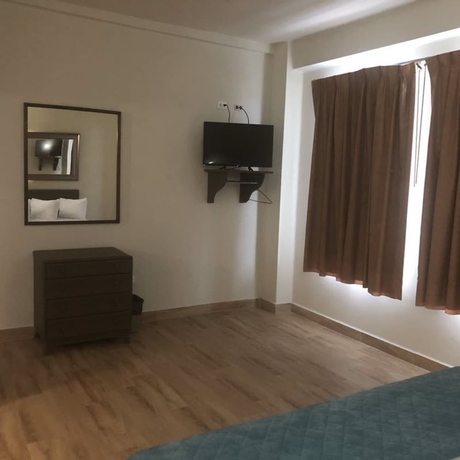 Imagen de la habitación del Hotel Plaza Del Arco Express. Foto 14