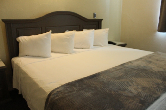 Imagen de la habitación del Hotel Plaza Del Arco. Foto 6