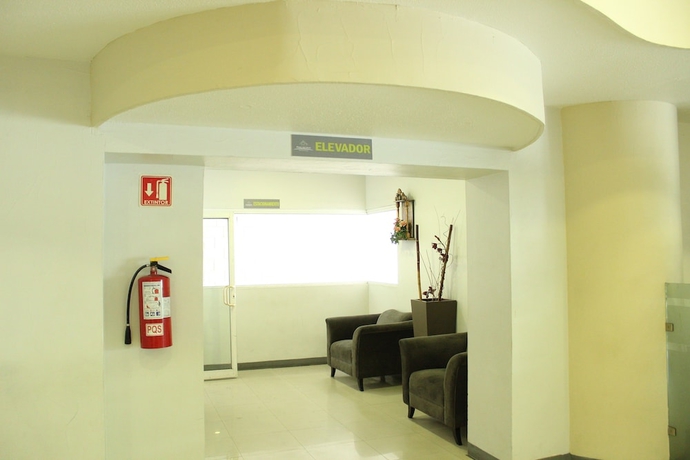 Imagen de los interiores del Hotel Plaza Del Arco. Foto 18