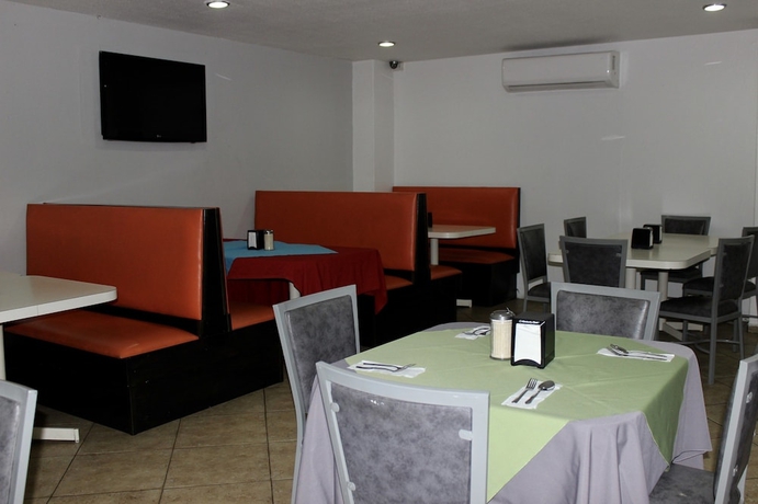Imagen del bar/restaurante del Hotel Plaza Del Arco. Foto 3