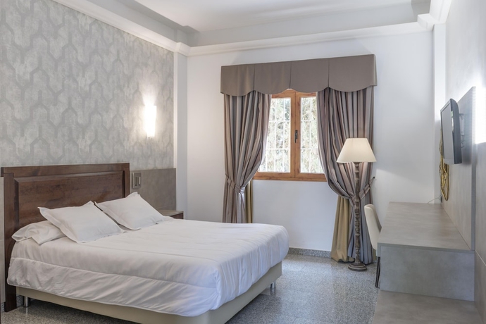 Imagen de la habitación del Hotel Plaza Del Castillo. Foto 11