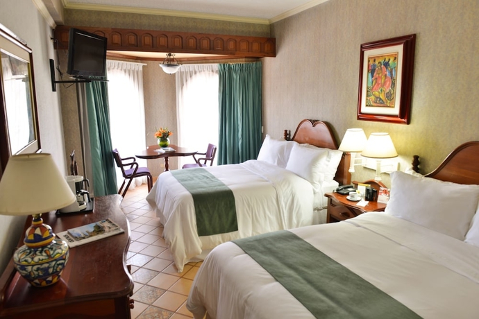 Imagen de la habitación del Hotel Plaza Del Libertador. Foto 3