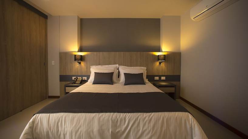 Imagen de la habitación del Hotel Plaza Del Lili. Foto 3