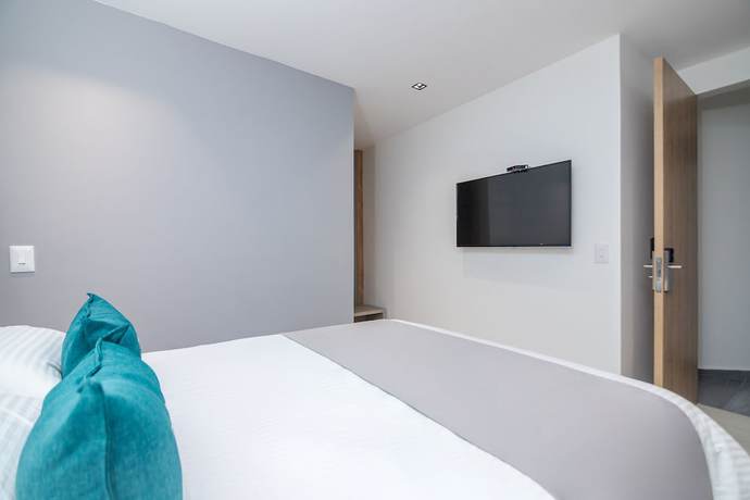 Imagen de la habitación del Hotel Plaza Doce. Foto 11
