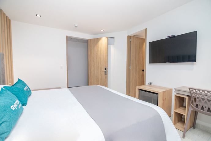 Imagen de la habitación del Hotel Plaza Doce. Foto 15