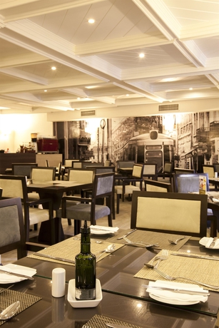 Imagen del bar/restaurante del Hotel Plaza El Bosque San Sebastian. Foto 3