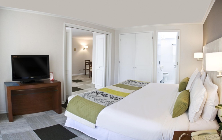 Imagen de la habitación del Hotel Plaza El Bosque San Sebastian. Foto 7