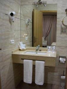 Imagen de los interiores del Hotel Plaza Escribano. Foto 10