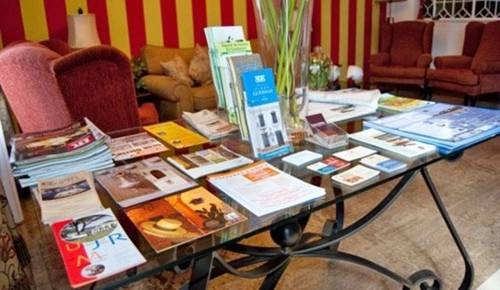 Imagen de los exteriores del Hotel Plaza Escribano. Foto 8