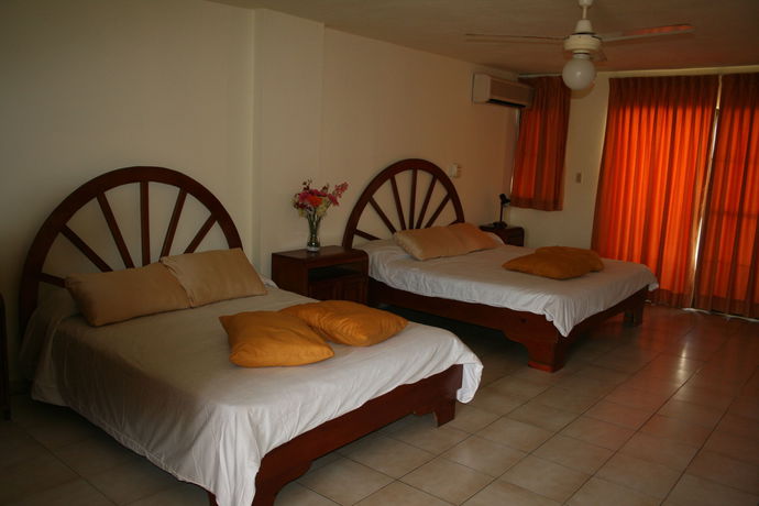 Imagen de los interiores del Hotel Plaza Europa. Foto 16