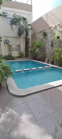 Imagen de la piscina del Hotel Plaza Floresta. Foto 14