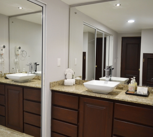 Imagen de la habitación del Hotel Plaza Florida Suites. Foto 8