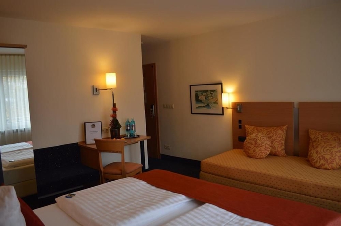 Imagen de la habitación del Hotel Plaza, Frankfurt. Foto 9