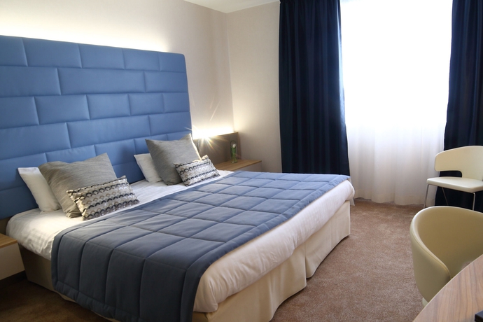 Imagen de la habitación del Hotel Plaza Futuroscope. Foto 9