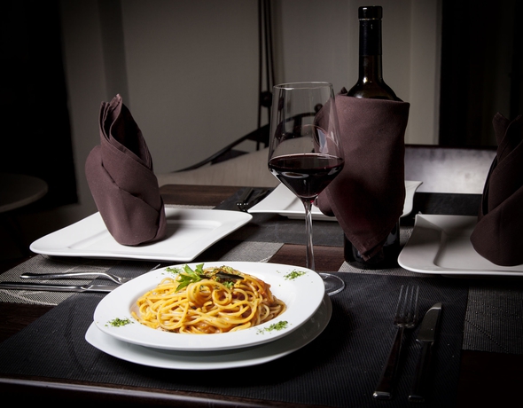 Imagen del bar/restaurante del Hotel Plaza Gallery and Boutique. Foto 5