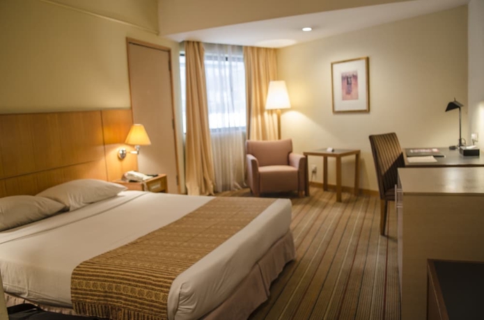 Imagen de la habitación del Hotel Plaza Grand. Foto 6