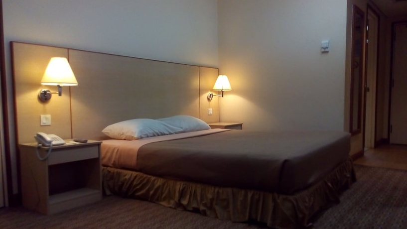 Imagen de la habitación del Hotel Plaza Grand. Foto 10