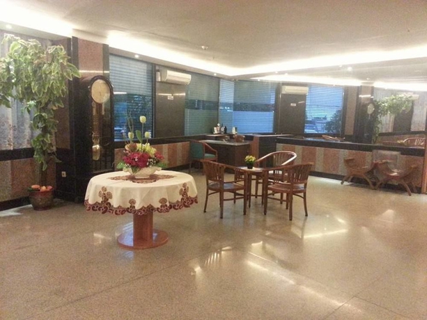 Imagen de los interiores del Hotel Plaza Harco Mangga Dua. Foto 12