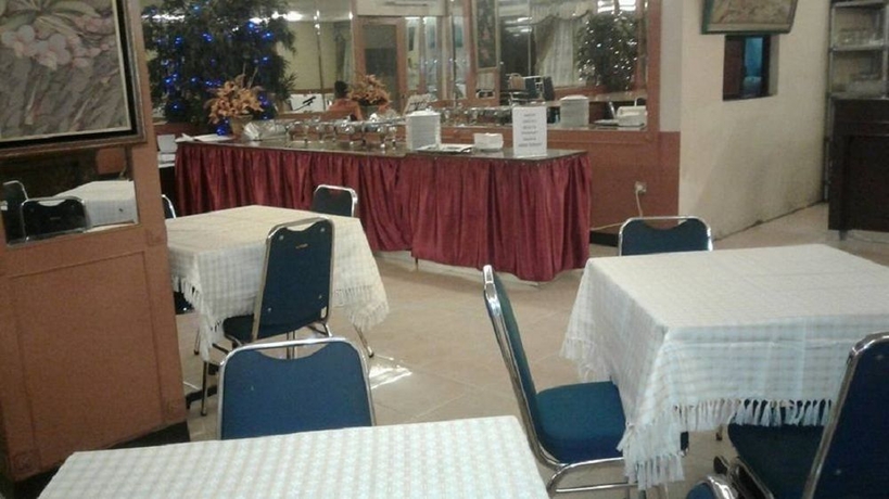 Imagen del bar/restaurante del Hotel Plaza Harco Mangga Dua. Foto 3