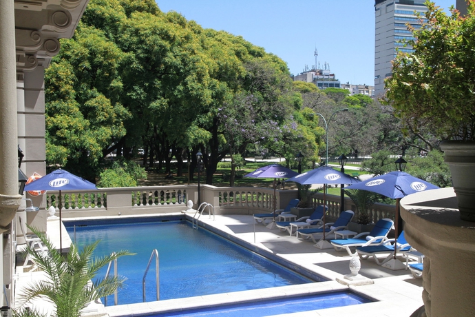 Imagen de la piscina del Hotel Plaza Hotel Buenos Aires. Foto 14