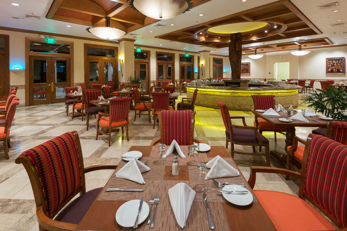 Imagen del bar/restaurante del Hotel Plaza Hotel and Suites. Foto 2