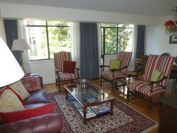 Imagen de la habitación del Hotel Plaza Huelen. Foto 16