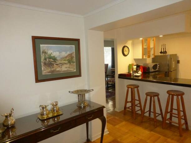 Imagen de la habitación del Hotel Plaza Huelen. Foto 17