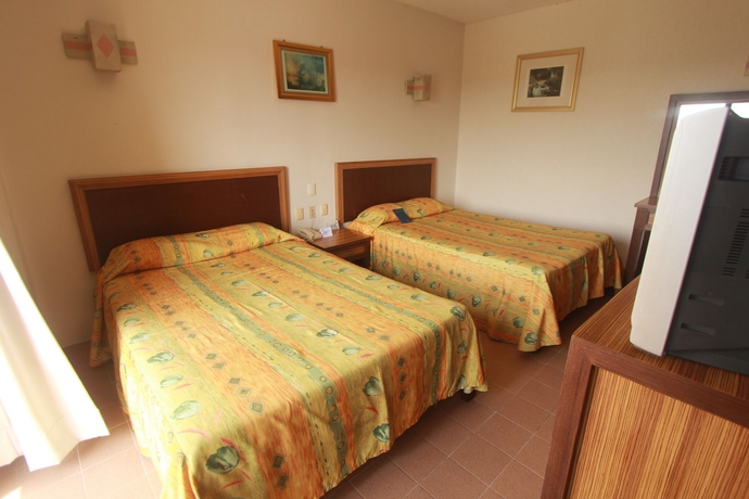 Imagen de la habitación del Hotel Plaza Independencia. Foto 8