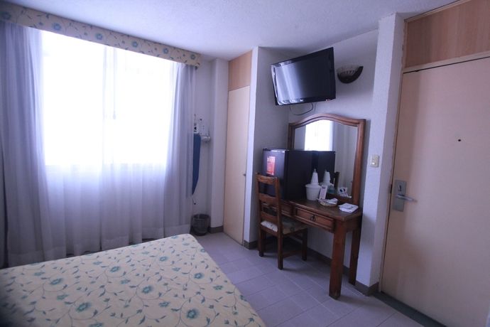 Imagen de la habitación del Hotel Plaza Independencia. Foto 9