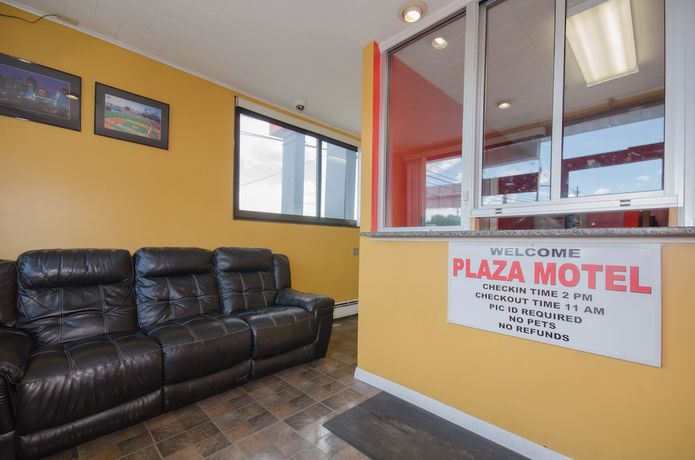 Imagen de los interiores del Hotel Plaza Inn, Danvers. Foto 19