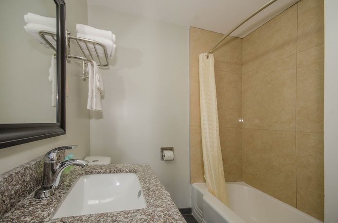 Imagen de la habitación del Hotel Plaza Inn, Danvers. Foto 18