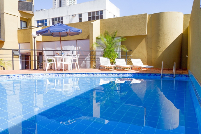 Imagen de la piscina del Hotel Plaza Inn Executive. Foto 12