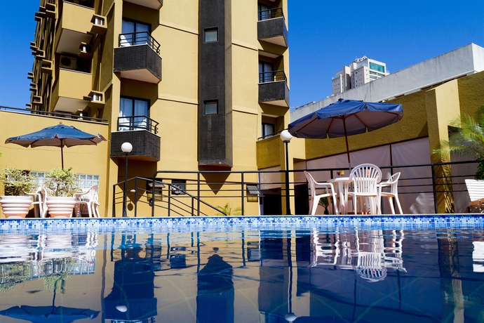 Imagen de la piscina del Hotel Plaza Inn Executive. Foto 13