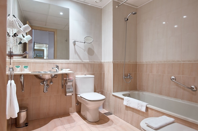 Imagen de la habitación del Hotel Plaza Inn, Figueres. Foto 3