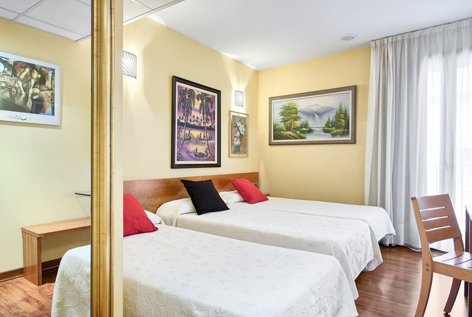 Imagen de la habitación del Hotel Plaza Inn, Figueres. Foto 6