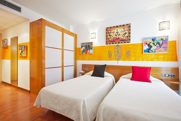 Imagen de la habitación del Hotel Plaza Inn, Figueres. Foto 16