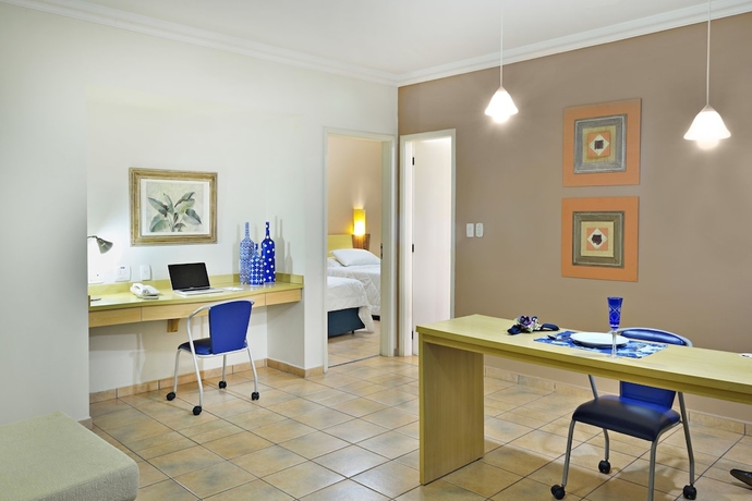 Imagen de la habitación del Hotel Plaza Inn Flat Arax&aacute;. Foto 2