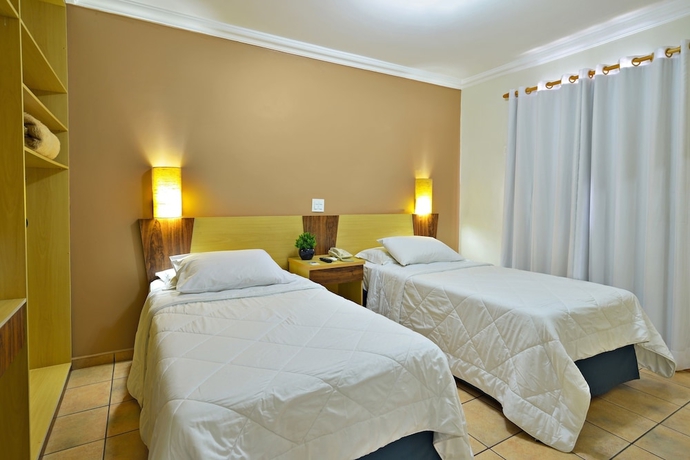 Imagen de la habitación del Hotel Plaza Inn Flat Arax&aacute;. Foto 8