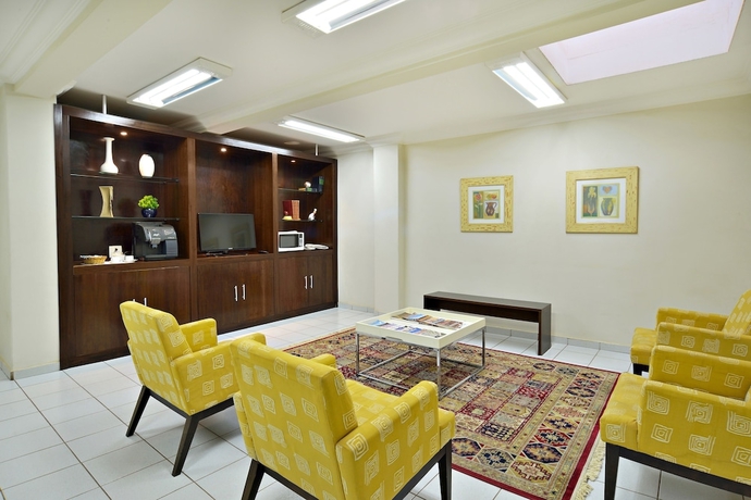 Imagen de los interiores del Hotel Plaza Inn Flat Arax&aacute;. Foto 18