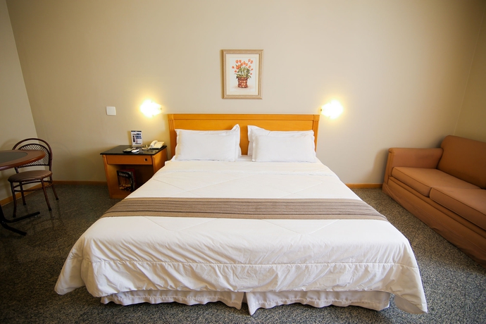 Imagen de la habitación del Hotel Plaza Inn Master. Foto 3